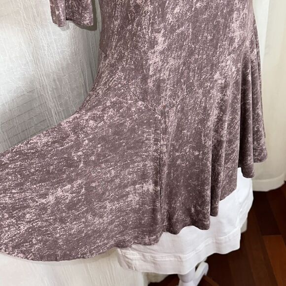 LOGO XS Brown Ivory Almost Mauve Asymmetrical V-Neck Quarter Sleeve Tunic - Picture 11 of 12